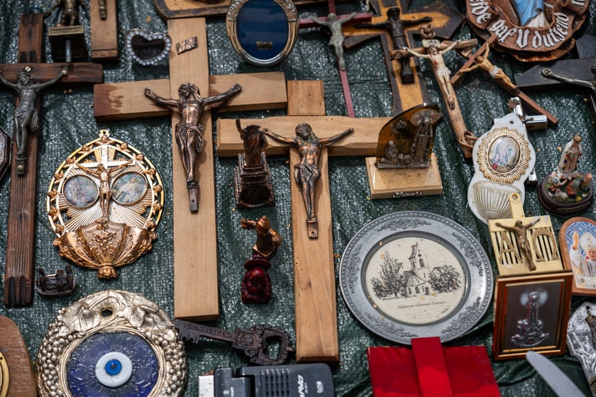 Pchli targ "Na Młynie" pełen jest skarbów. Można je zdobyć - lub tylko pooglądać - w niedziele między godz. 6 a 15