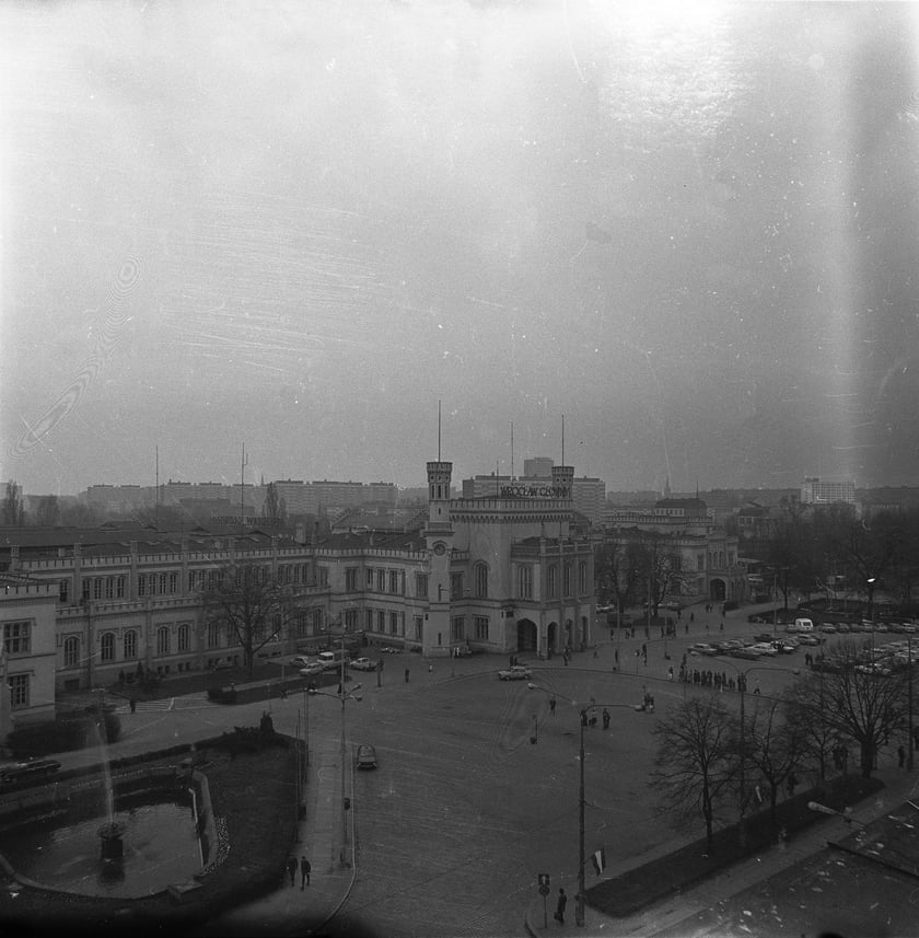 Dworzec Gł&oacute;wny we Wrocławiu w latach 70.&nbsp;