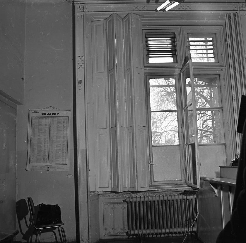 Dworzec Gł&oacute;wny we Wrocławiu w latach 70. Wartownia SOK