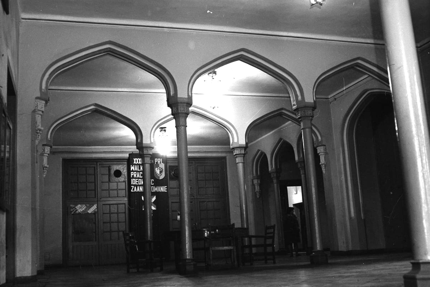 Dworzec Gł&oacute;wny we Wrocławiu w latach 70. Wschodni westybul