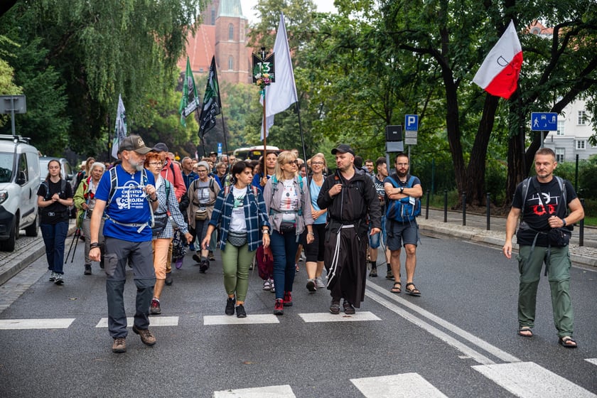 Początek pieszej pielgrzymki na Jasną Górę we Wrocławiu, 2 sierpnia 2024