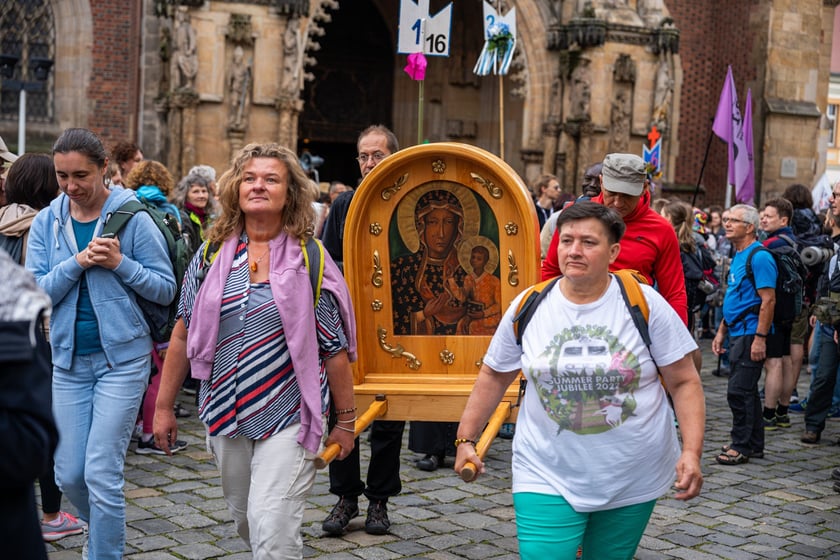 Początek pieszej pielgrzymki na Jasną Górę we Wrocławiu, 2 sierpnia 2024