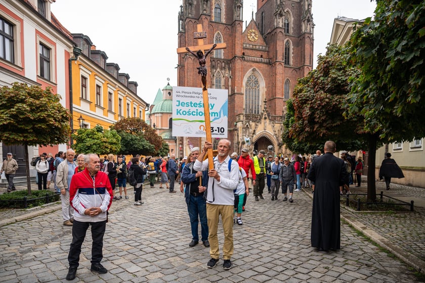 Początek pieszej pielgrzymki na Jasną Górę we Wrocławiu, 2 sierpnia 2024