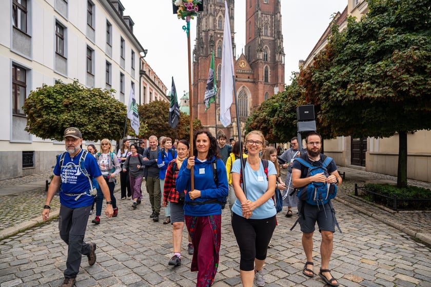 Początek pieszej pielgrzymki na Jasną Górę we Wrocławiu, 2 sierpnia 2024
