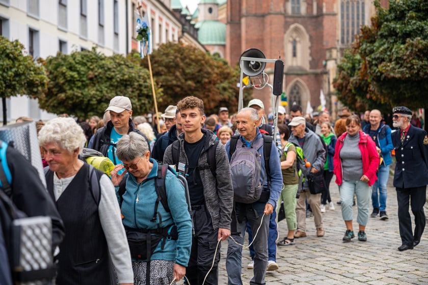 Początek pieszej pielgrzymki na Jasną Górę we Wrocławiu, 2 sierpnia 2024