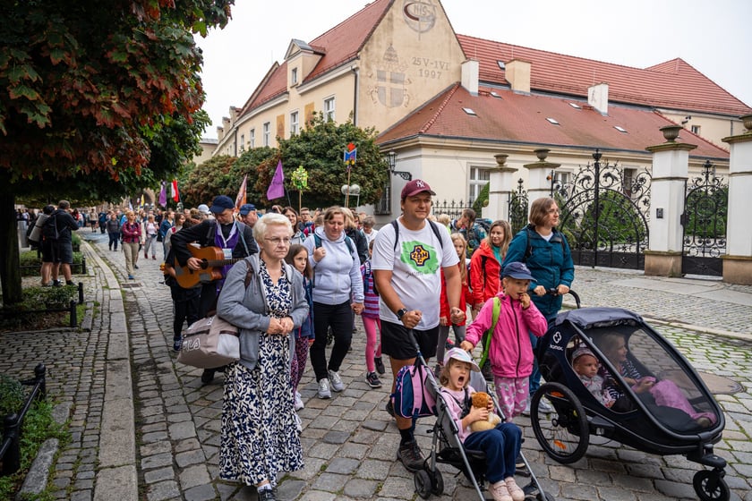 Początek pieszej pielgrzymki na Jasną Górę we Wrocławiu, 2 sierpnia 2024