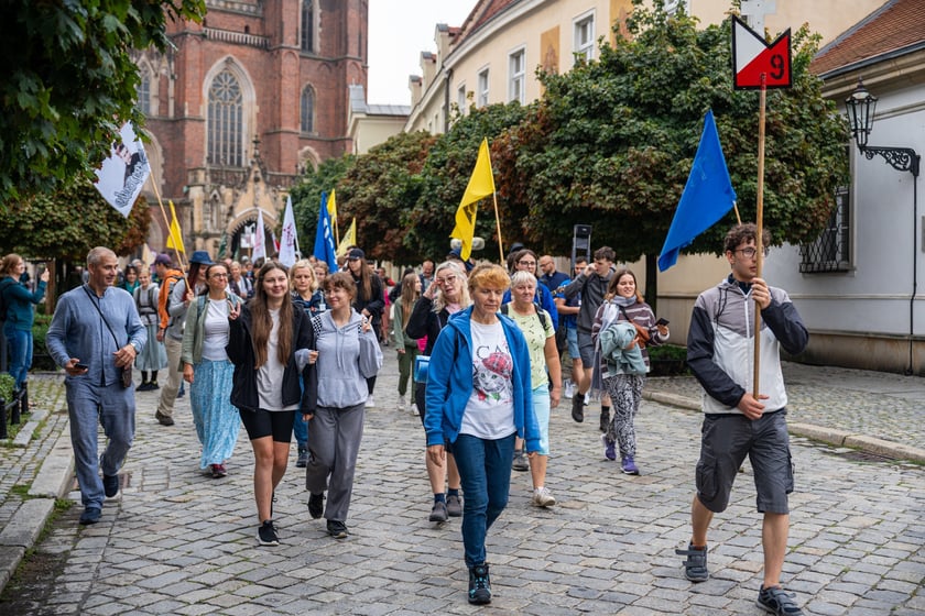 Początek pieszej pielgrzymki na Jasną Górę we Wrocławiu, 2 sierpnia 2024