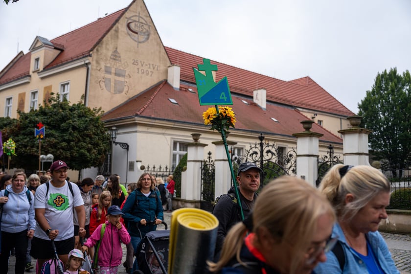 Początek pieszej pielgrzymki na Jasną Górę we Wrocławiu, 2 sierpnia 2024