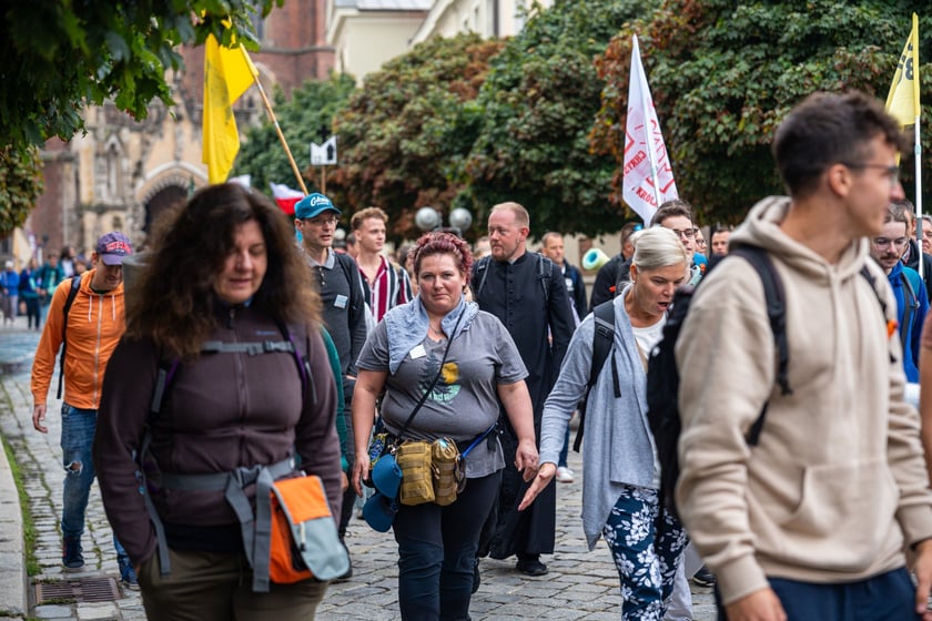 Początek pieszej pielgrzymki na Jasną Górę we Wrocławiu, 2 sierpnia 2024