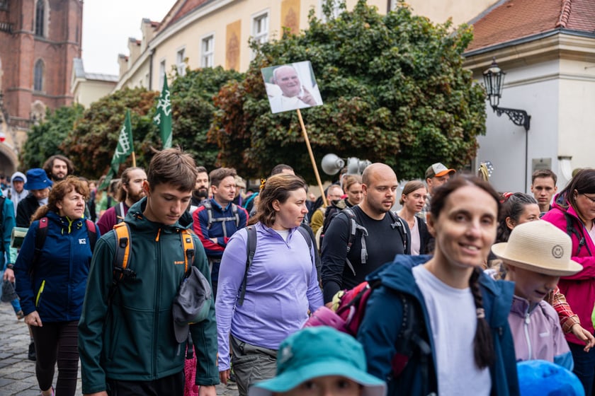 Początek pieszej pielgrzymki na Jasną Górę we Wrocławiu, 2 sierpnia 2024