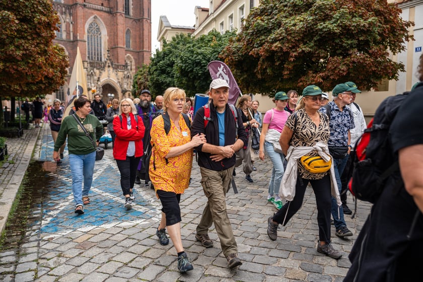 Początek pieszej pielgrzymki na Jasną Górę we Wrocławiu, 2 sierpnia 2024