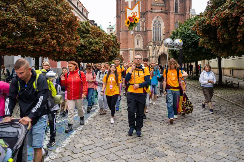 Początek pieszej pielgrzymki na Jasną Górę we Wrocławiu, 2 sierpnia 2024