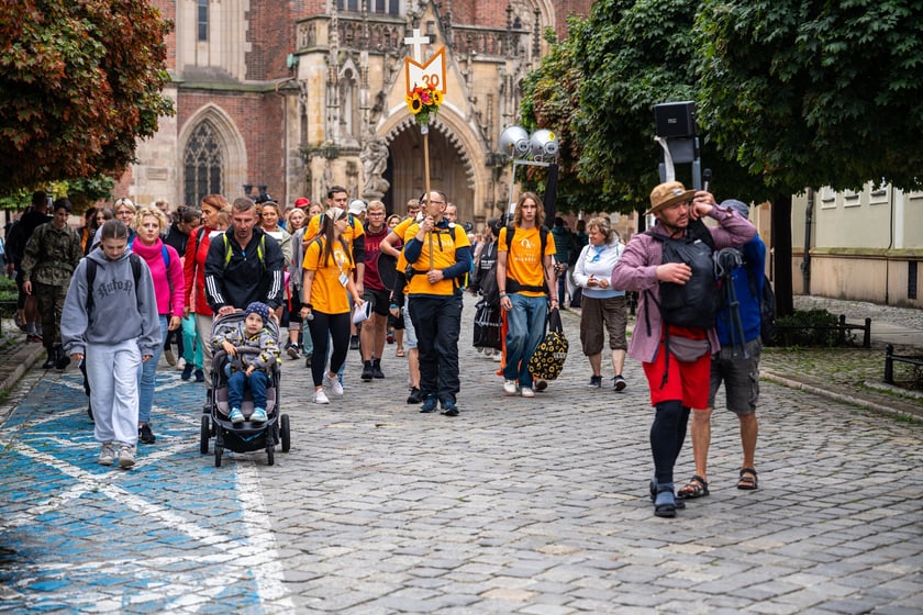 Początek pieszej pielgrzymki na Jasną Górę we Wrocławiu, 2 sierpnia 2024