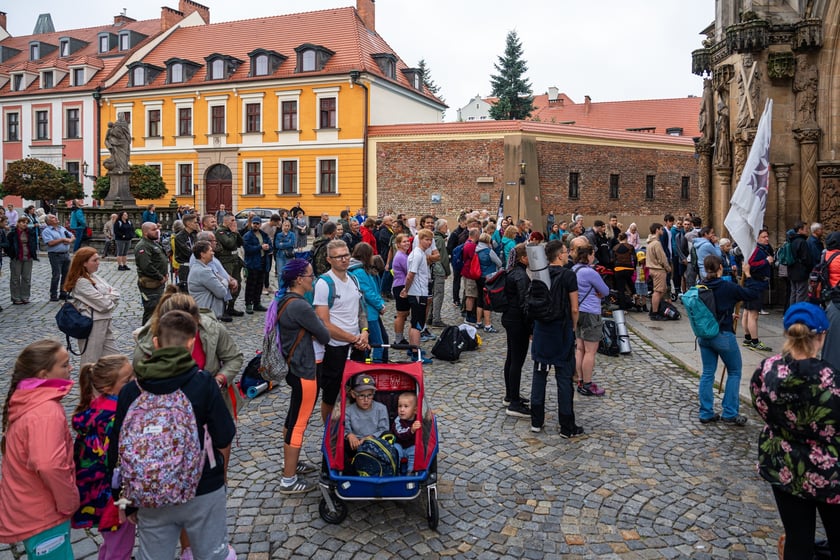 Początek pieszej pielgrzymki na Jasną Górę we Wrocławiu, 2 sierpnia 2024