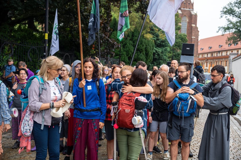 Początek pieszej pielgrzymki na Jasną Górę we Wrocławiu, 2 sierpnia 2024