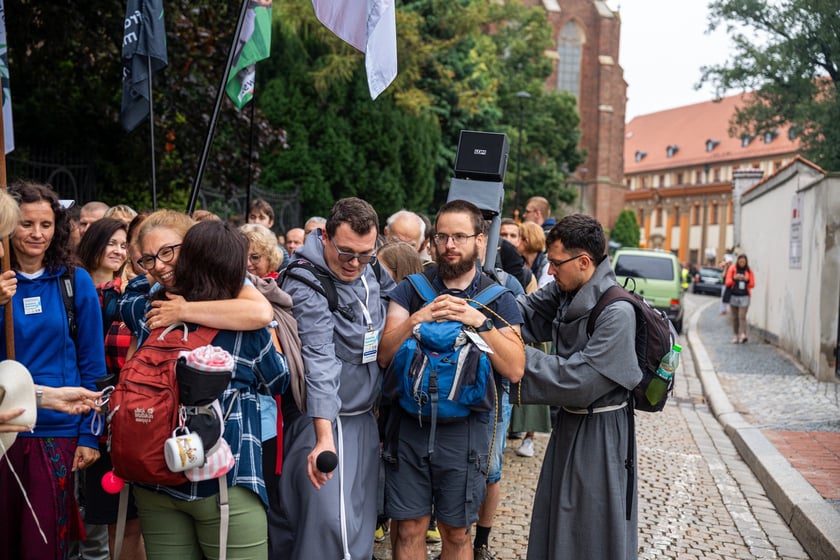Początek pieszej pielgrzymki na Jasną Górę we Wrocławiu, 2 sierpnia 2024