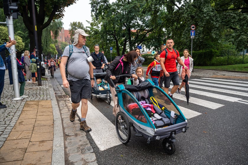 Początek pieszej pielgrzymki na Jasną Górę we Wrocławiu, 2 sierpnia 2024