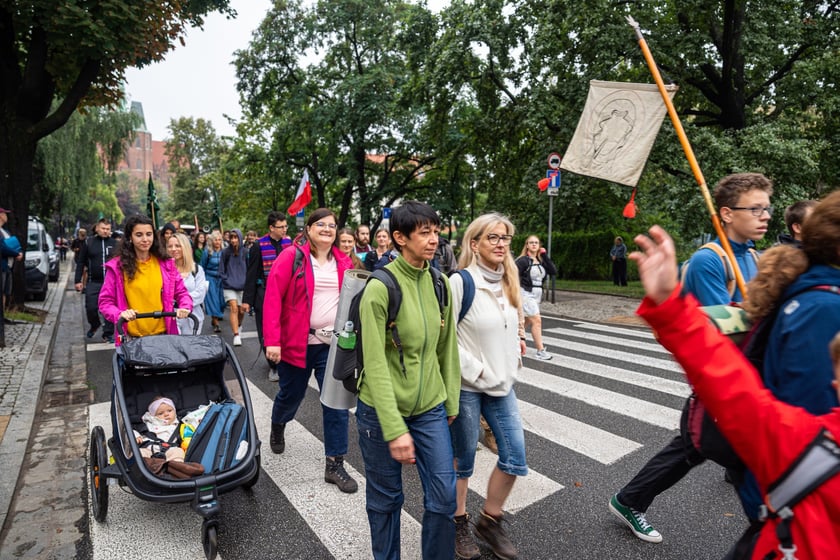 Początek pieszej pielgrzymki na Jasną Górę we Wrocławiu, 2 sierpnia 2024