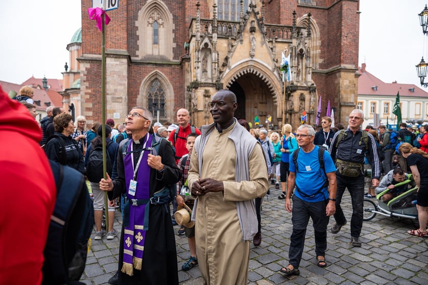 Początek pieszej pielgrzymki na Jasną Górę we Wrocławiu, 2 sierpnia 2024