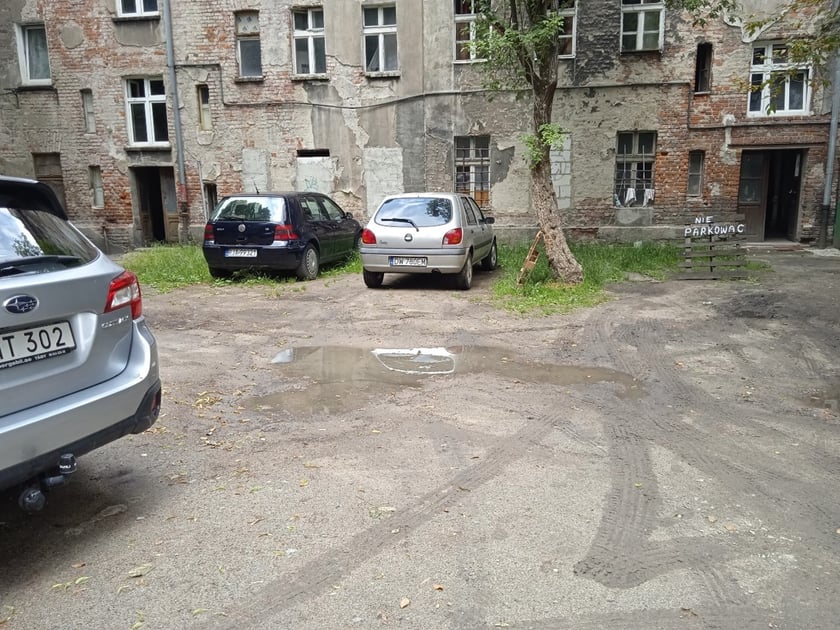 w obrębie ulic Wybrzeże Wyspiańskiego &ndash; Wrońskiego &ndash; pl. Grunwaldzki