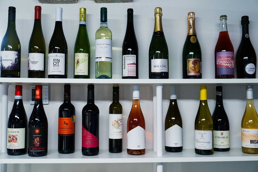 Dolny bar i kawiarnia w Bastionie Sakwowym już otwarte. Tak wyglądają w środku