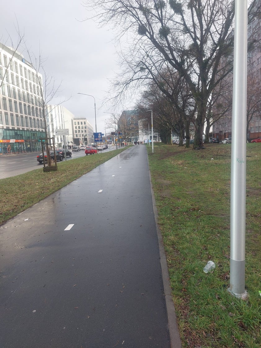 Droga rowewerowa wzdłuż przebudowanej ul. Swobodnej