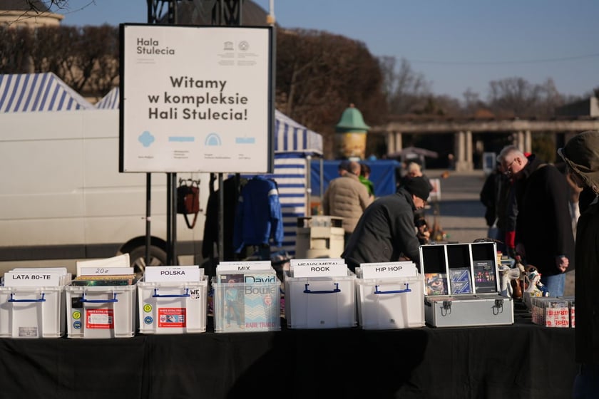 Giełda Staroci pod Halą Stulecia we Wrocławiu