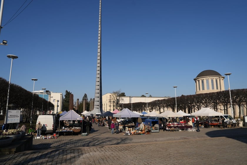 Giełda Staroci pod Halą Stulecia we Wrocławiu