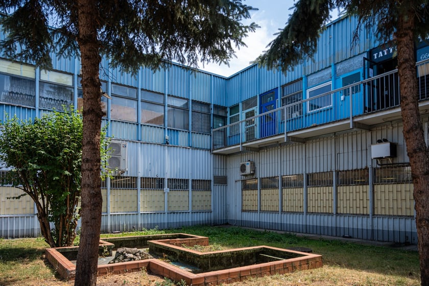 Budynki handlowe ul. Trwała 7, zdjęcia z lipca 2024