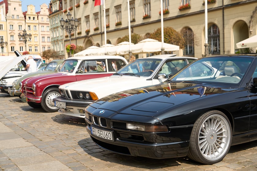 Samochody na MotoClassic 2024 r.