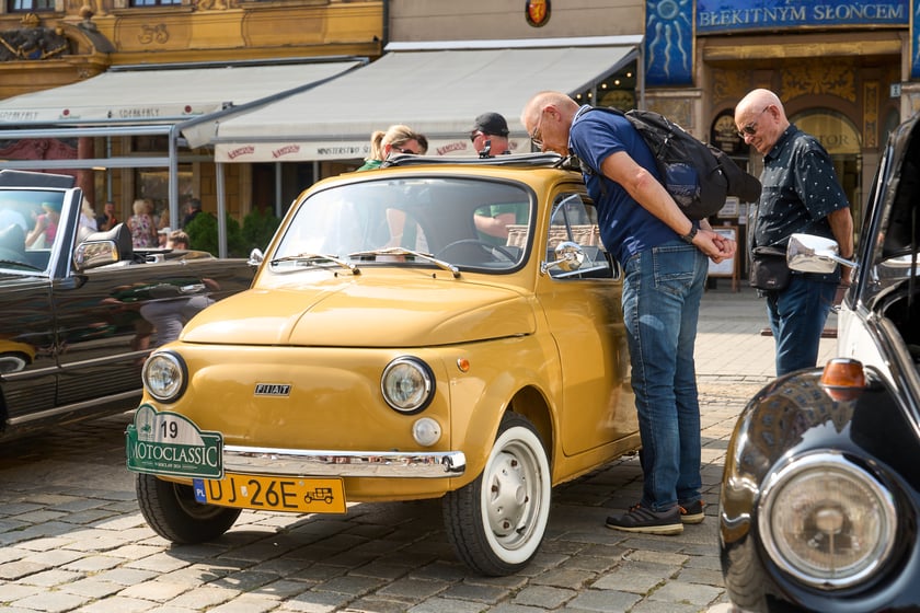 Samochody na MotoClassic 2024 r.