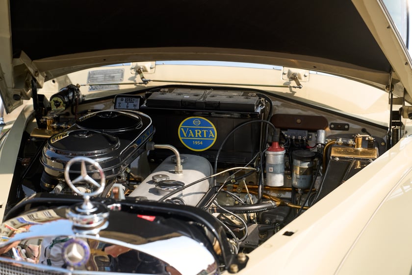 Samochody na MotoClassic 2024 r.