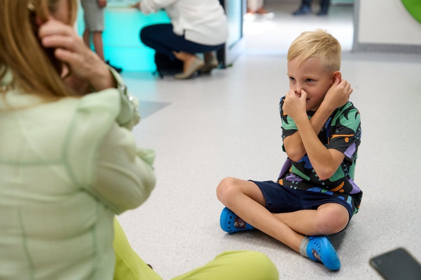 Sala integracji sensorycznej w przedszkolu integracyjnym nr 35 &bdquo;Tęczowy Domek&rdquo; przy ul. gen. K. Pułaskiego prezentowana podczas konferencji zorganizowanej 23 sierpnia z okazji uruchomienia we Wrocławiu 35 nowych sal