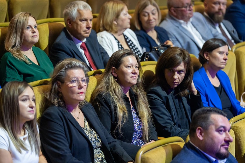 We wtorek ( 27 sierpnia) odbyła się inaugurację roku szkolnego 2024/2025z dyrektorami wrocławskich placówek oświatowych.