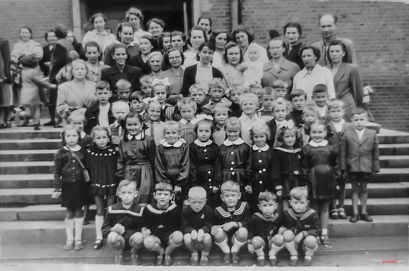 Szkoła podstawowa nr 109 we Wroclawiu w 1954 roku