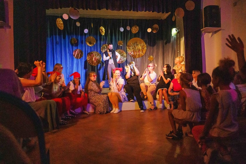 „Pan Kleks - wizytacja z Ministerstwa w ZSP8” – wydarzenie filmowo-teatralne w Zespole Szkolno-Przedszkolnym nr 8 we Wrocławiu