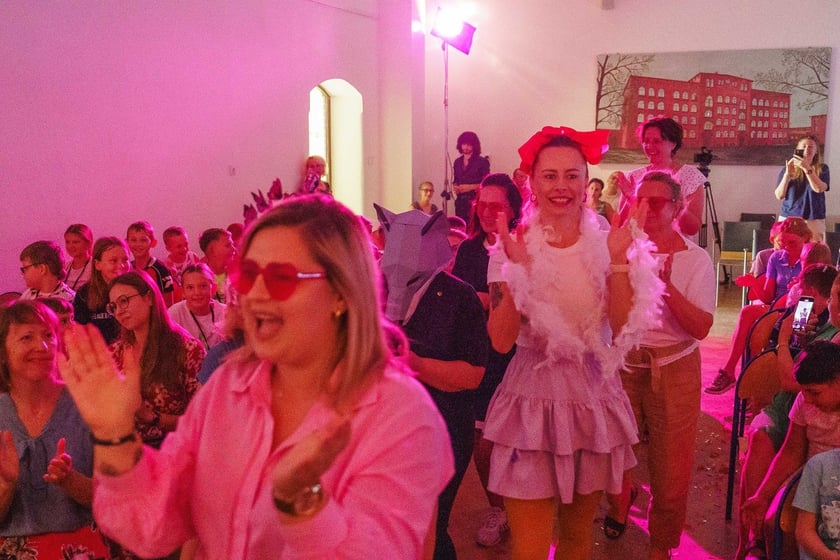 „Pan Kleks - wizytacja z Ministerstwa w ZSP8” – wydarzenie filmowo-teatralne w Zespole Szkolno-Przedszkolnym nr 8 we Wrocławiu