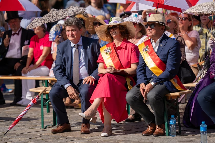 Marsz Kapeluszy i inauguracja Dni Seniora 2024