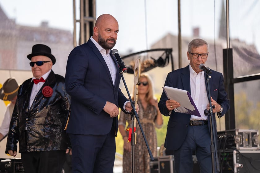 Marsz Kapeluszy i inauguracja Dni Seniora 2024