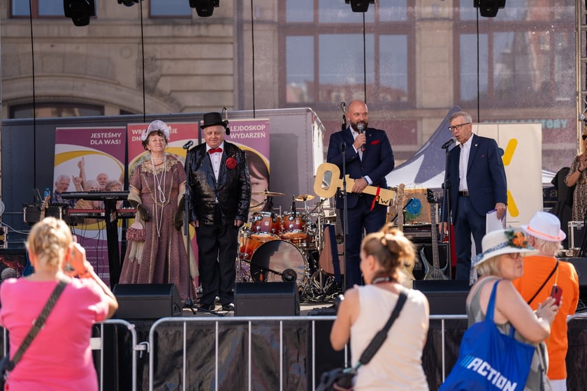 Marsz Kapeluszy i inauguracja Dni Seniora 2024