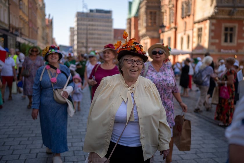 Marsz Kapeluszy i inauguracja Dni Seniora 2024