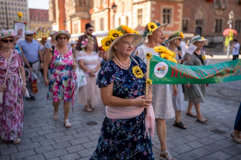 Marsz Kapeluszy i inauguracja Dni Seniora 2024