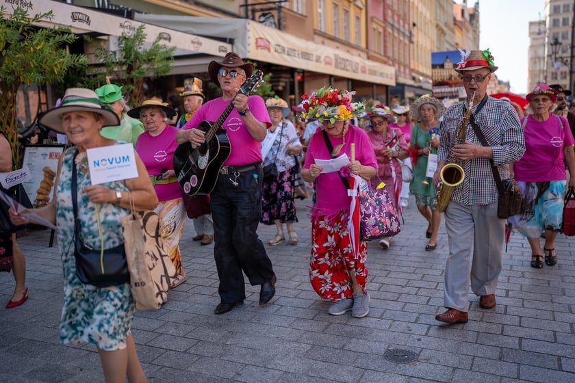 Marsz Kapeluszy i inauguracja Dni Seniora 2024