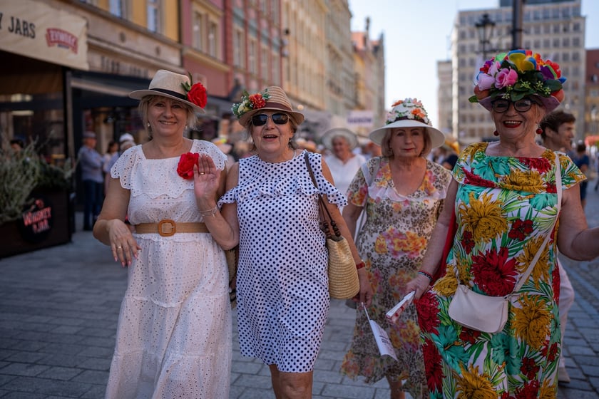 Marsz Kapeluszy i inauguracja Dni Seniora 2024