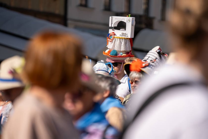 Marsz Kapeluszy i inauguracja Dni Seniora 2024