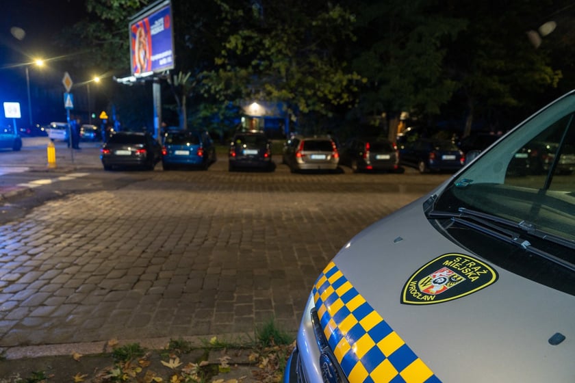 Ewakuacja mieszkańców bloku przy ul. Poznańskiej. Kilka niewybuchów w jednym z mieszkań