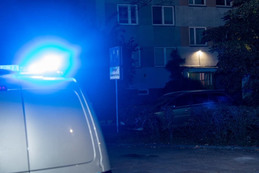 Ewakuacja mieszkańców bloku przy ul. Poznańskiej. Kilka niewybuchów w jednym z mieszkań