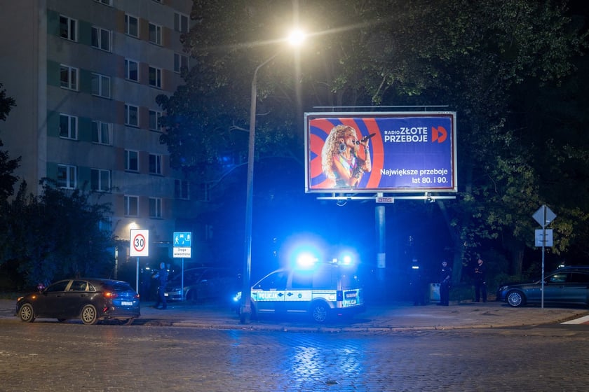 Ewakuacja mieszkańców bloku przy ul. Poznańskiej. Kilka niewybuchów w jednym z mieszkań