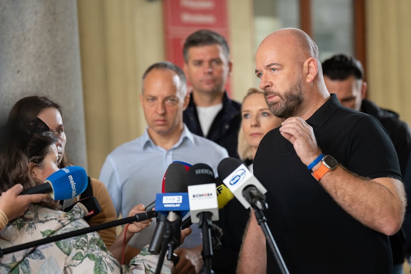 Spotkanie prasowe i zebranie wojewódzkiego sztabu kryzysowego w sprawie zagrożenia powodziowego, 16 września 2024 roku
