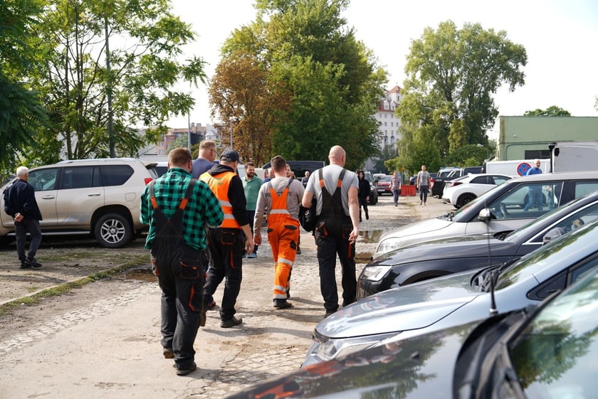 Odbiór piasku spod ZDiUM-u, 16 września 2024